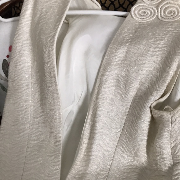 La Chateau detailed dress - Picture 7 of 8